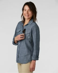 Best Pirce 👏 Stio Women's Ashton Chambray 👕 Shirt - Past Season 👏 -Stio Sales Shop W Ashton Chambray Shirt Medium Chambray 2 82cd5686 3088 4b4d 9798 1ef89697d78a
